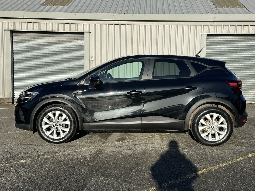 Used Renault Captur 2021 for sale - 76768111: Photo 2