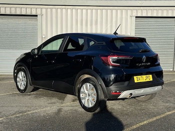 Used Renault Captur 2021 for sale - 76768111: Photo