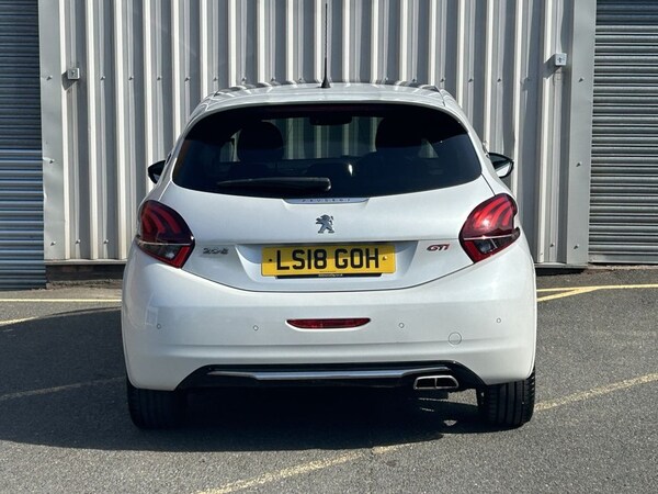 Used Peugeot 208 2018 for sale - 76256003: Photo 4