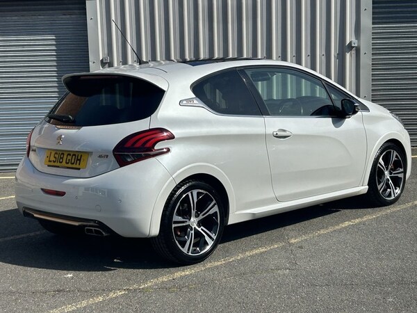 Used Peugeot 208 2018 for sale - 76256003: Photo 5