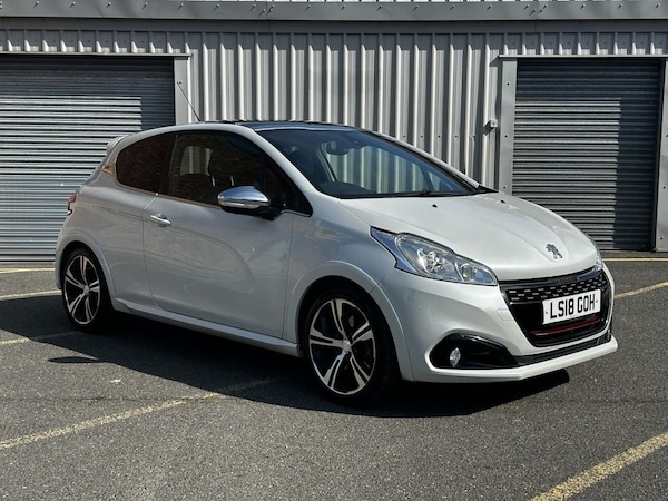 Used Peugeot 208 2018 for sale - 76256003: Photo 7