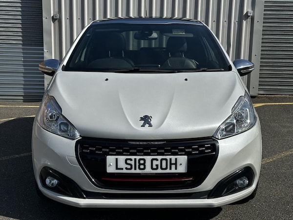 Used Peugeot 208 2018 for sale - 76256003: Photo 8