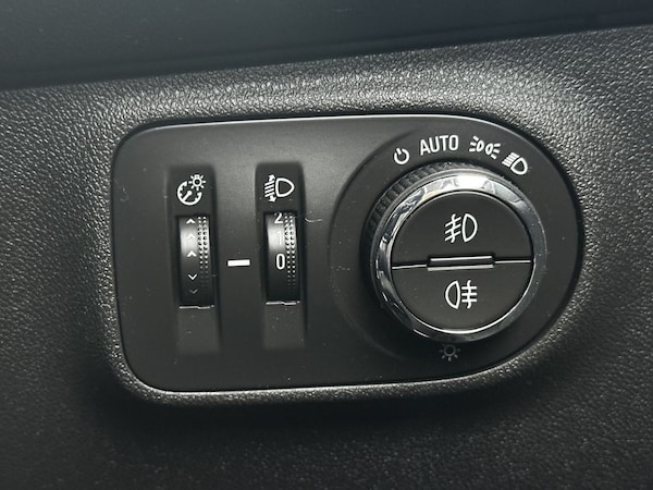 Used Vauxhall Corsa 2015 for sale - 76098194: Photo 19
