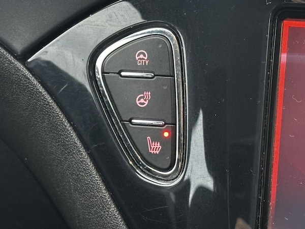 Used Vauxhall Corsa 2015 for sale - 76098194: Photo 21