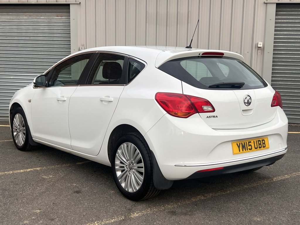 Used Vauxhall Astra 2015 for sale - 76950354: Photo 3
