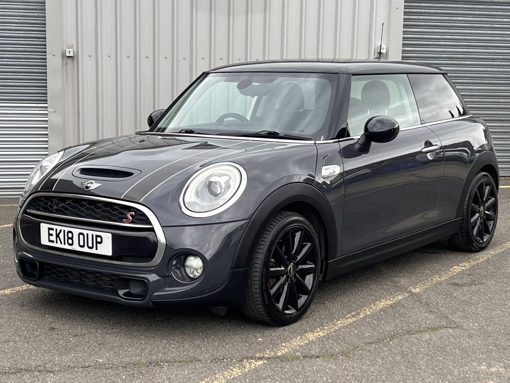 Used MINI Hatch 2018 for sale - 76950239: Photo 1