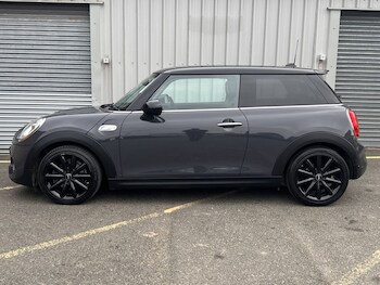 Used MINI Hatch 2018 for sale - 76950239: Photo