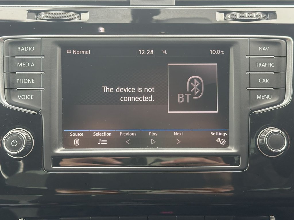 Used Volkswagen Golf 2017 for sale - 77692885: Photo 17