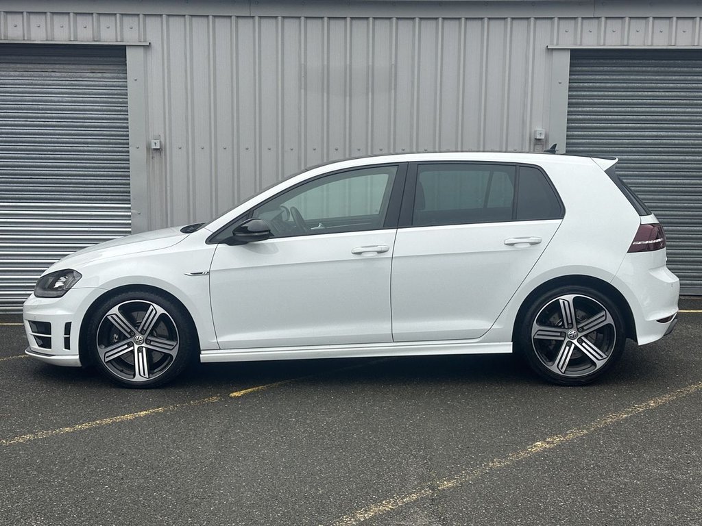 Used Volkswagen Golf 2017 for sale - 77692885: Photo 2