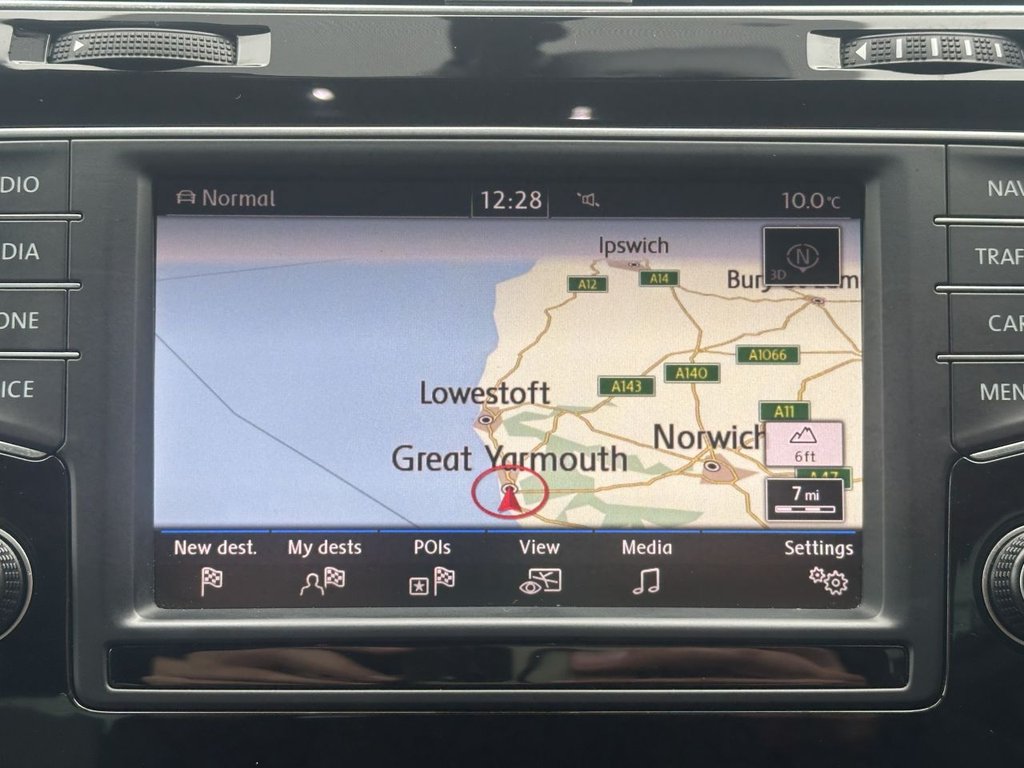 Used Volkswagen Golf 2017 for sale - 77692885: Photo 20