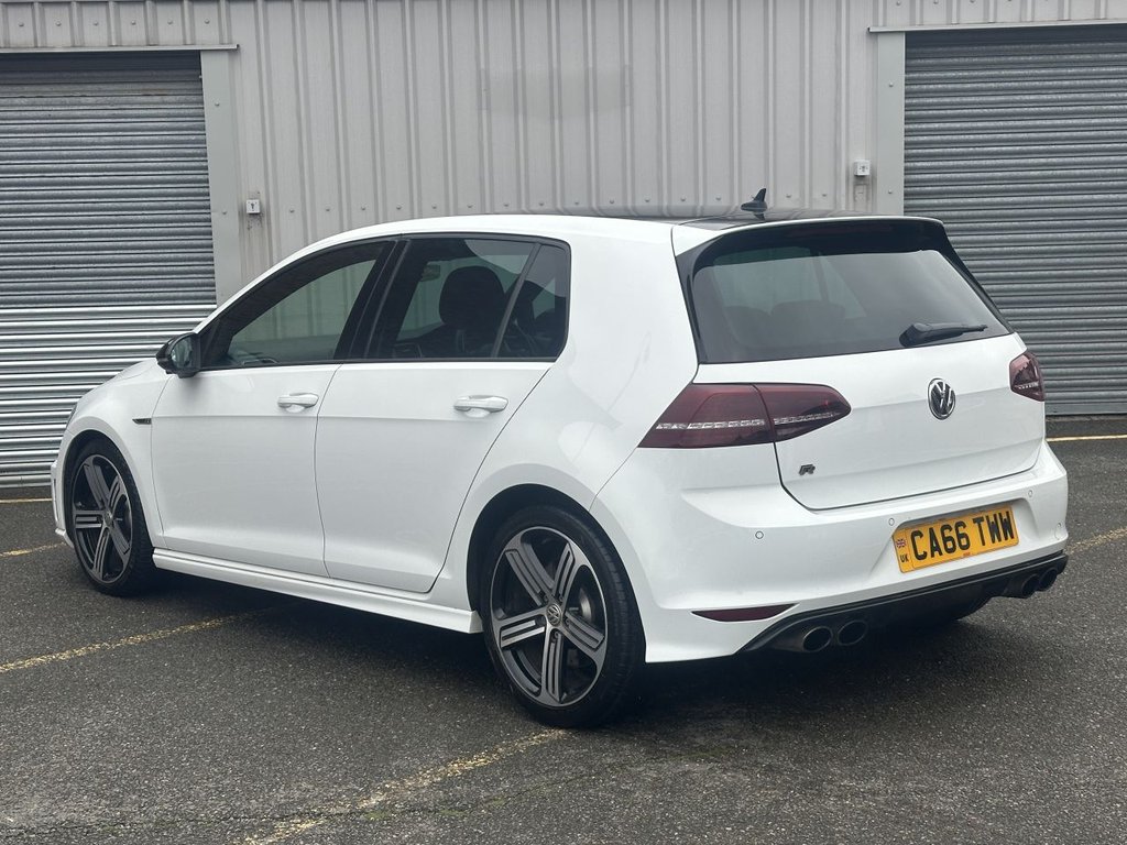 Used Volkswagen Golf 2017 for sale - 77692885: Photo 3