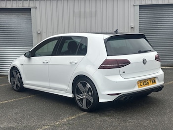 Used Volkswagen Golf 2017 for sale - 77692885: Photo