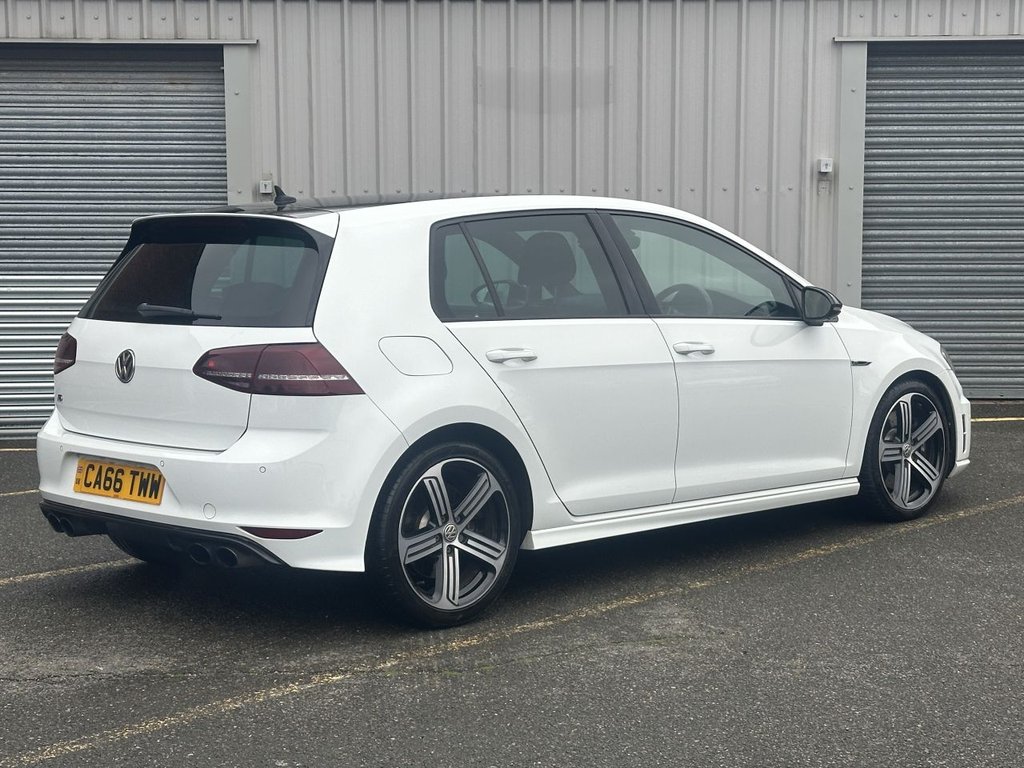 Used Volkswagen Golf 2017 for sale - 77692885: Photo 5