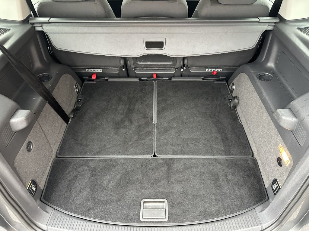 Used Volkswagen Touran 2011 for sale - 76883263: Photo 10