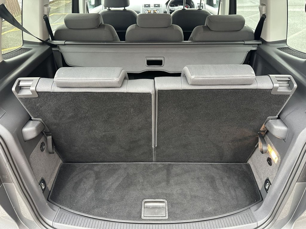 Used Volkswagen Touran 2011 for sale - 76883263: Photo 11