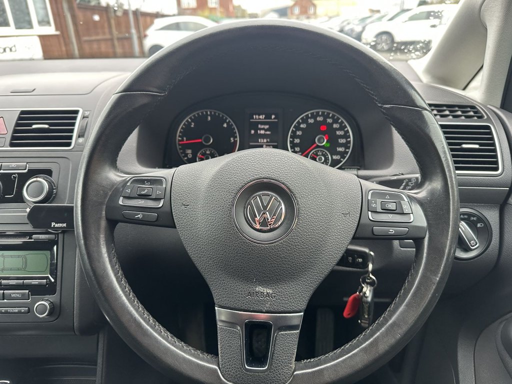 Used Volkswagen Touran 2011 for sale - 76883263: Photo 14