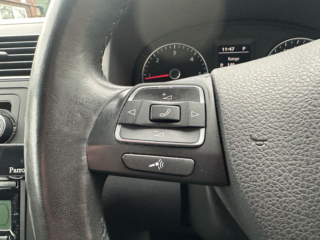 Used Volkswagen Touran 2011 for sale - 76883263: Photo 15