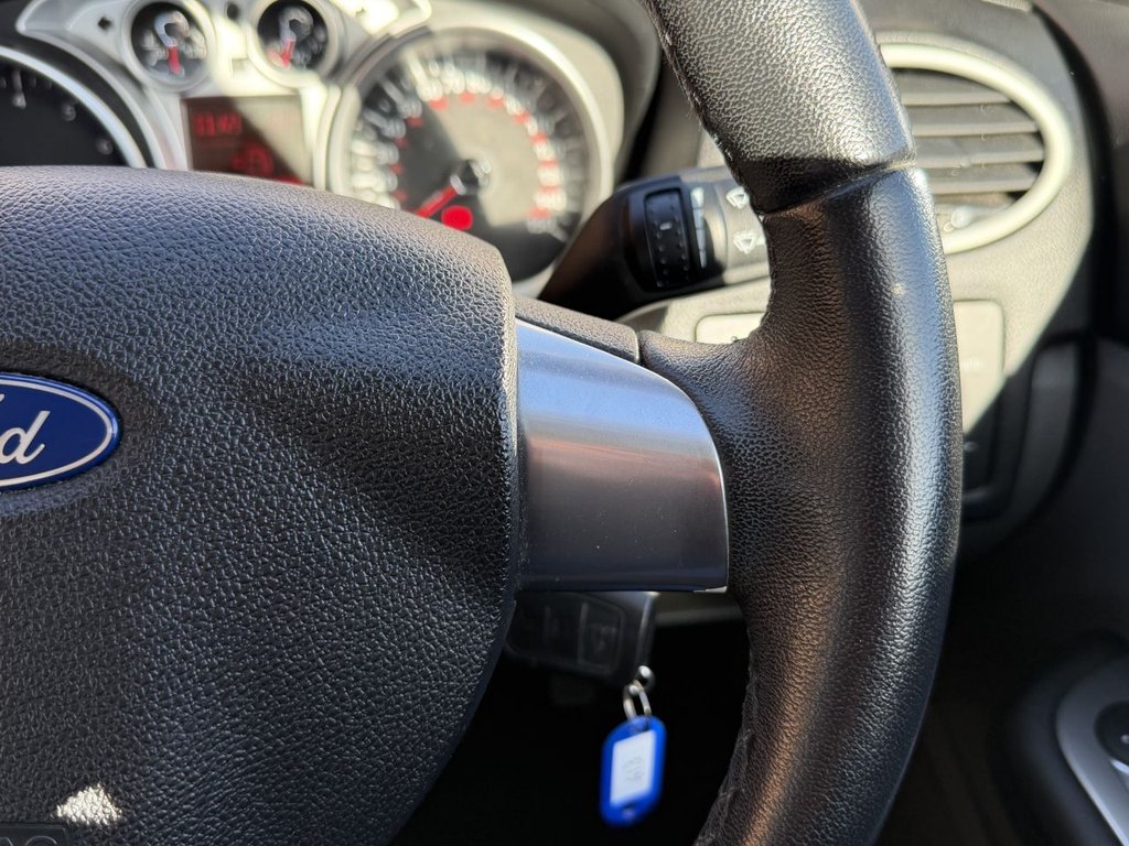Used Ford Focus 2011 for sale - 76367403: Photo 14