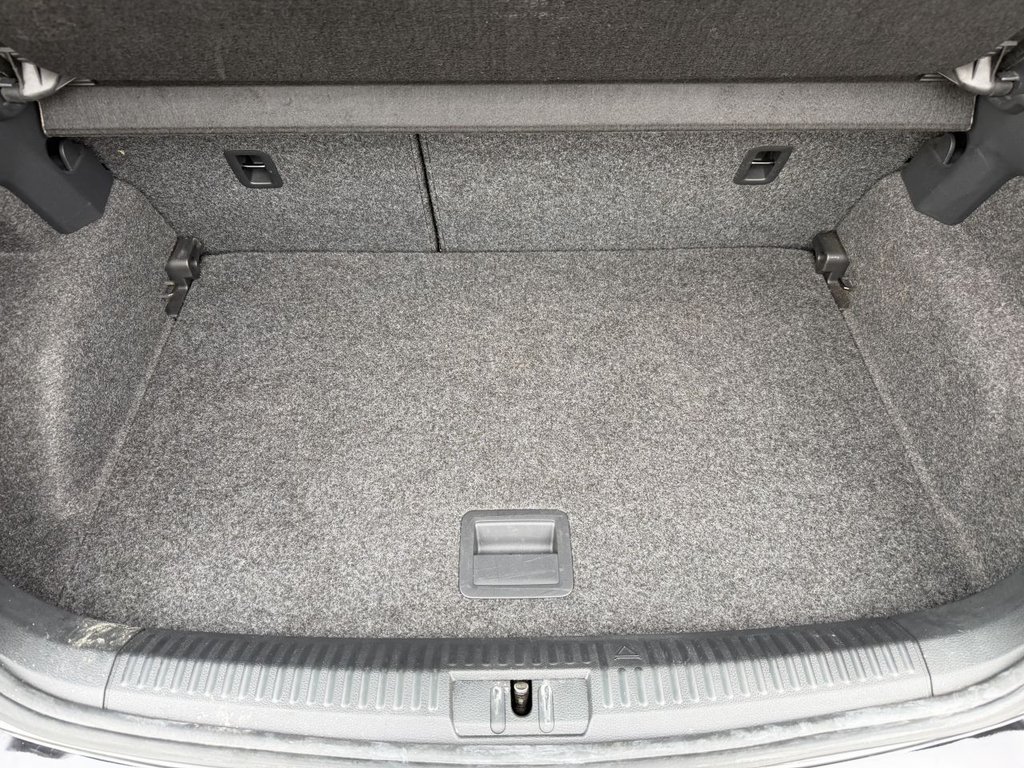 Used Volkswagen Polo 2016 for sale - 76617157: Photo 9