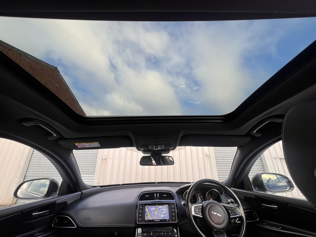 Used Jaguar XE 2018 for sale - 77084118: Photo 23