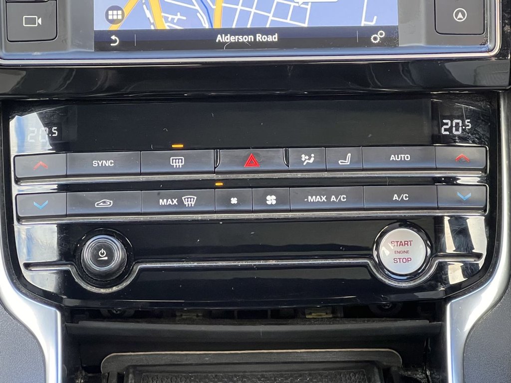 Used Jaguar XE 2018 for sale - 77084118: Photo 24