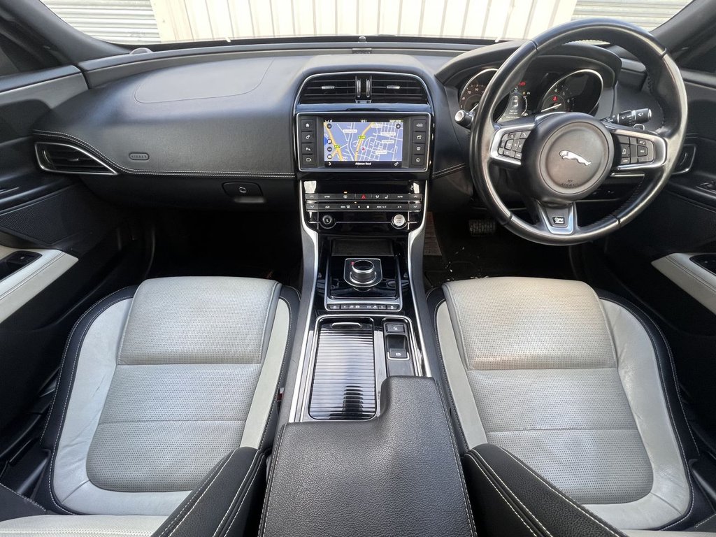 Used Jaguar XE 2018 for sale - 77084118: Photo 9