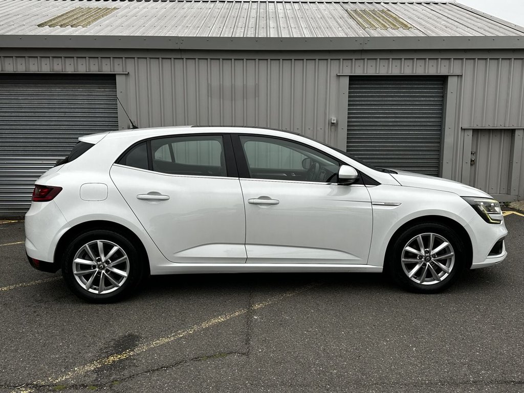 Used Renault Megane 2017 for sale - 76303767: Photo 6