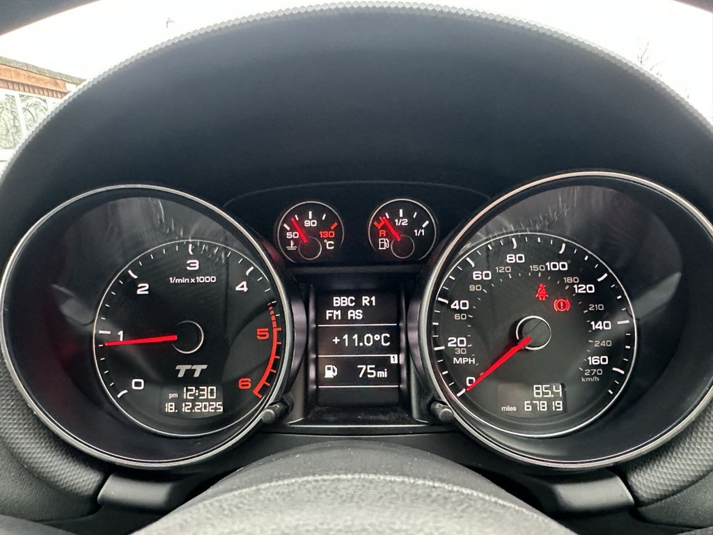 Used Audi TT 2014 for sale - 76985997: Photo 15