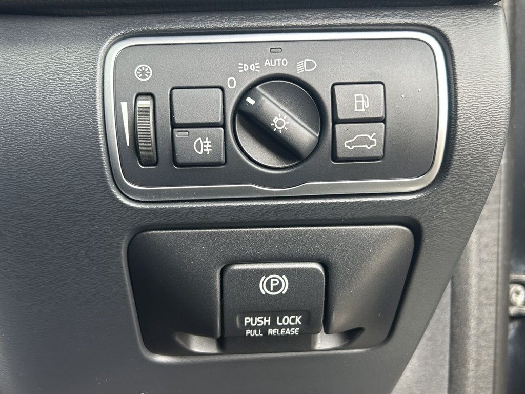 Used Volvo XC60 2014 for sale - 76172907: Photo 23