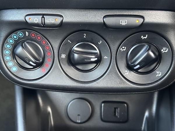 Used Vauxhall Corsa 2018 for sale - 76105736: Photo 19