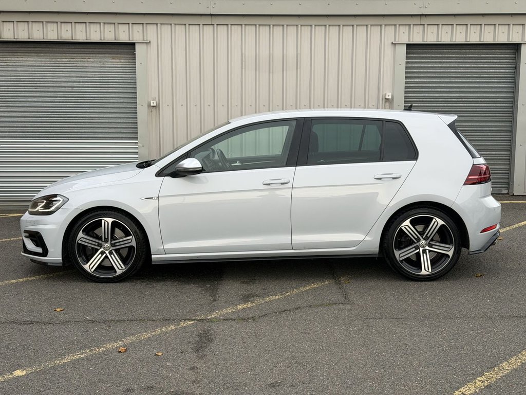 Used Volkswagen Golf 2019 for sale - 76469752: Photo 2