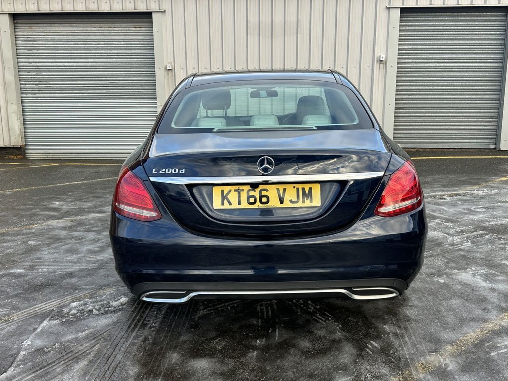 Used Mercedes-Benz C Class 2017 for sale - 77088902: Photo 4