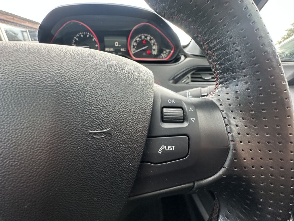 Used Peugeot 208 2015 for sale - 75960931: Photo 14