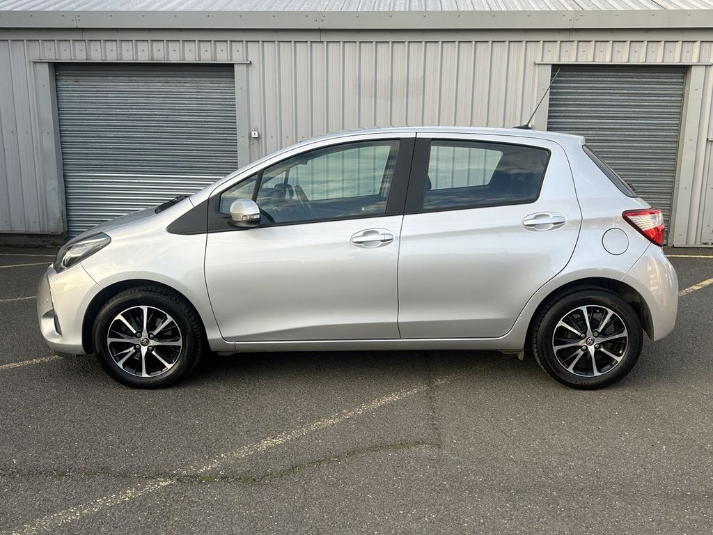 Used Toyota Yaris 2018 for sale - 77835328: Photo 2