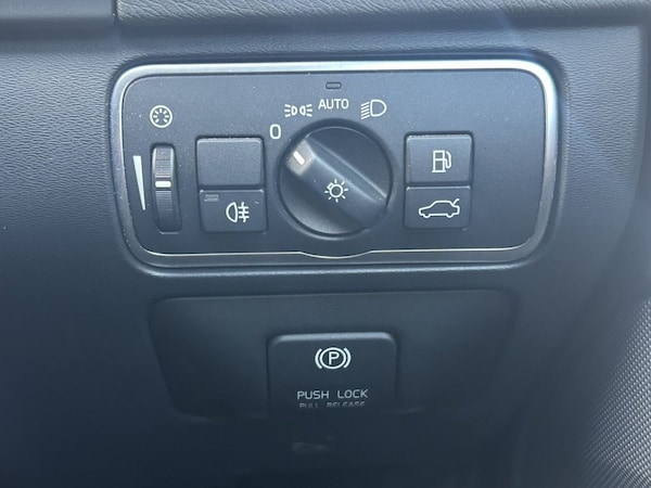 Used Volvo V60 2014 for sale - 76279371: Photo 24