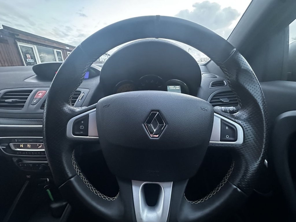 Used Renault Megane 2011 for sale - 76840874: Photo 14