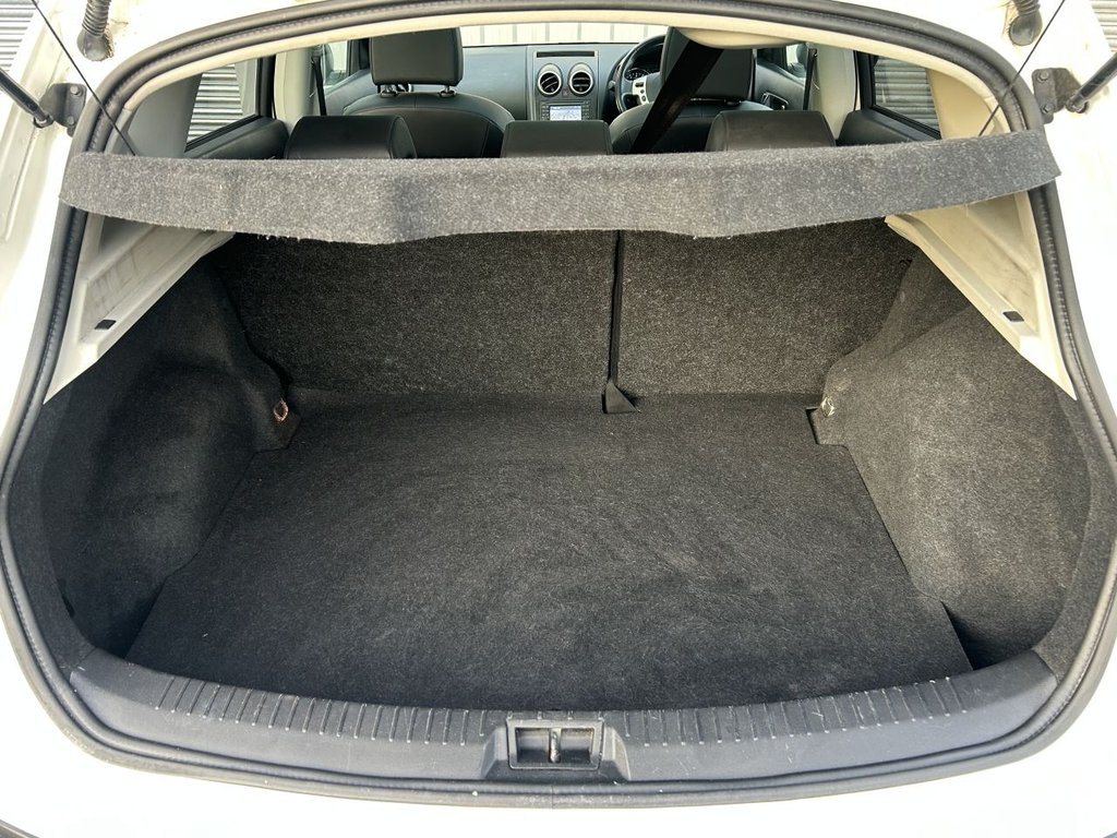 Used Nissan Qashqai 2013 for sale - 76454298: Photo 9