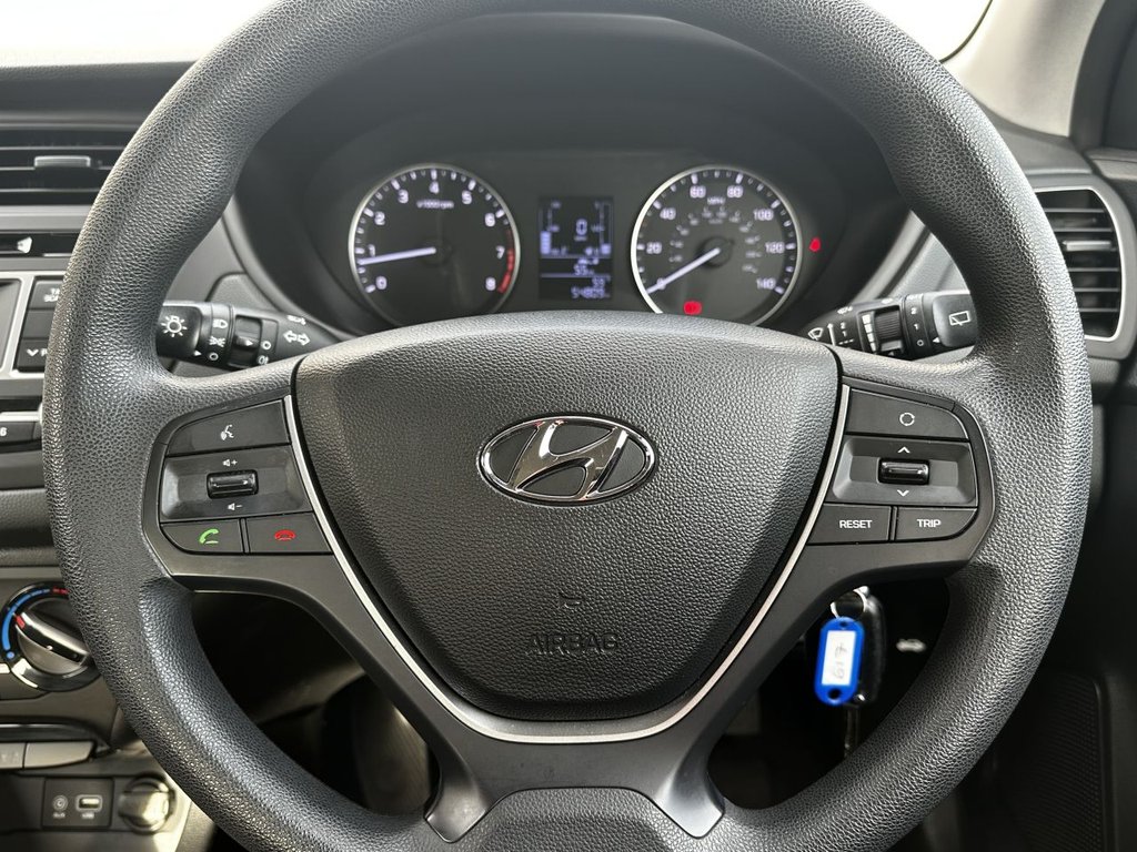 Used Hyundai i20 2018 for sale - 76496120: Photo 16