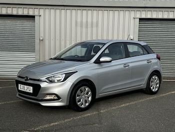 Used Hyundai i20 2018 for sale - 76496120: Photo