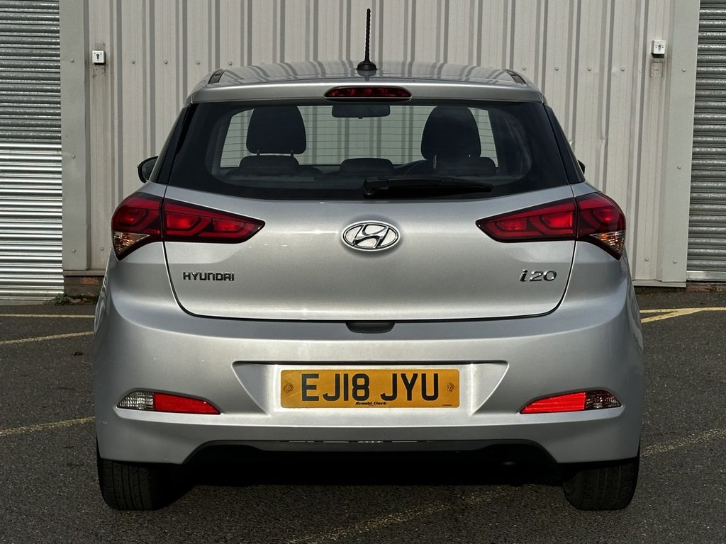 Used Hyundai i20 2018 for sale - 76496120: Photo 4