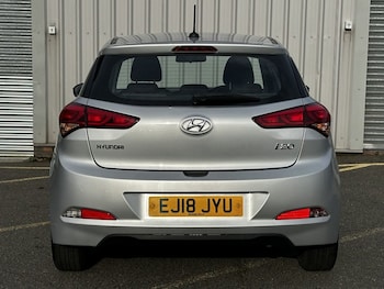 Used Hyundai i20 2018 for sale - 76496120: Photo