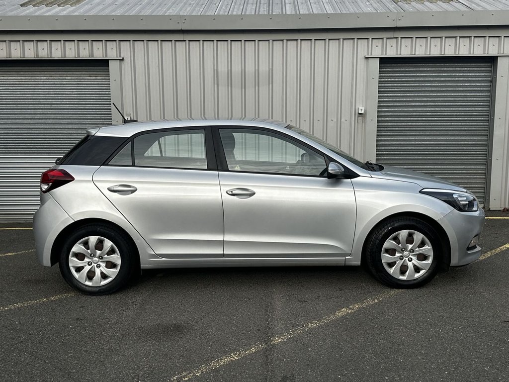 Used Hyundai i20 2018 for sale - 76496120: Photo 6