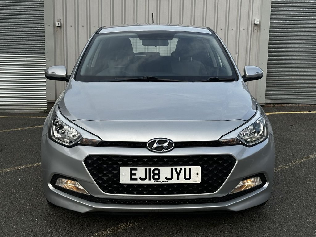 Used Hyundai i20 2018 for sale - 76496120: Photo 8