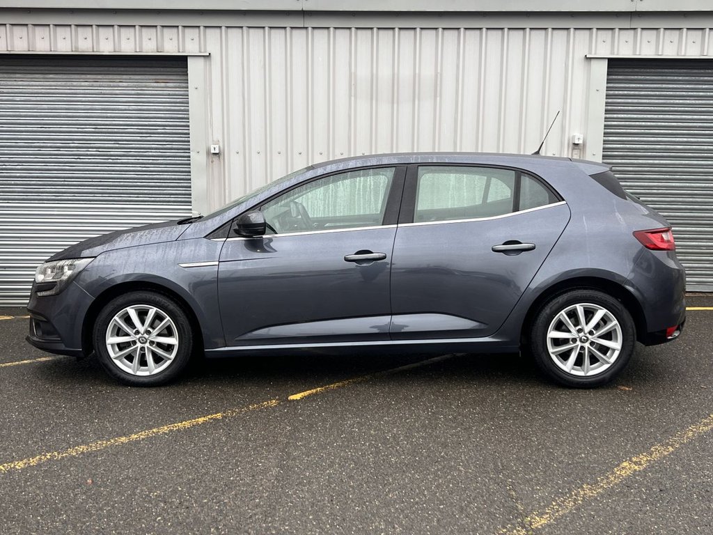 Used Renault Megane 2018 for sale - 78030048: Photo 2