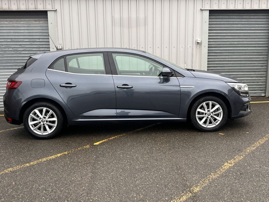 Used Renault Megane 2018 for sale - 78030048: Photo 6