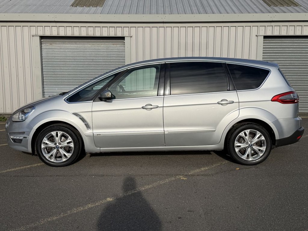 Used Ford S-Max 2010 for sale - 76558612: Photo 2