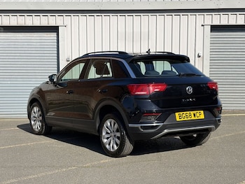 Used Volkswagen T-Roc 2018 for sale - 78413694: Photo