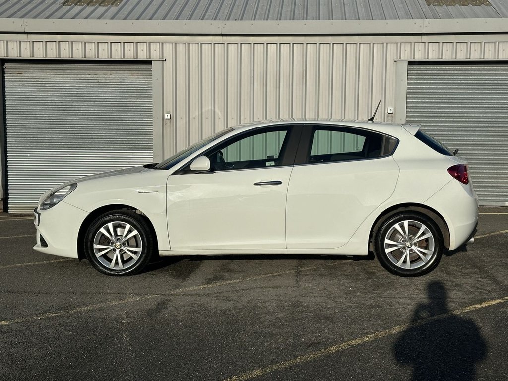 Used Alfa Romeo Giulietta 2011 for sale - 76783708: Photo 2
