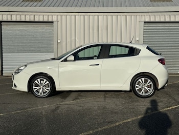 Used Alfa Romeo Giulietta 2011 for sale - 76783708: Photo