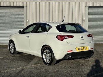 Used Alfa Romeo Giulietta 2011 for sale - 76783708: Photo